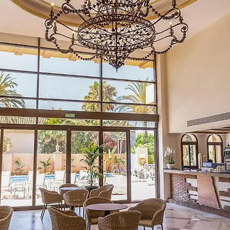 Globales Paraiso فندق 4*