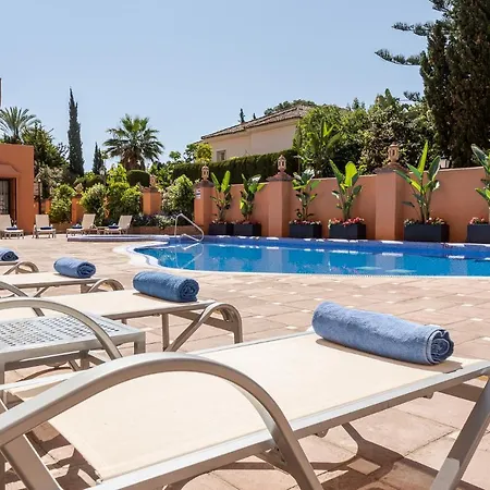 Globales Paraiso فندق إِستيبونا