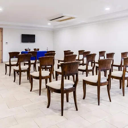 Globales Paraiso فندق إِستيبونا